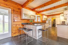 Picture of Stunning Estate for Rent – Just 10 Minutes from Waterloo