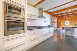 Picture of Stunning Estate for Rent – Just 10 Minutes from Waterloo