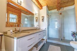 Picture of Stunning Estate for Rent – Just 10 Minutes from Waterloo