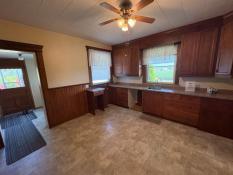 Picture of Dutton 4 Bedroom Farmhouse with Scenic Country Views