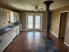 Picture of Quaint Main Floor 3 Bedroom Country Apartment