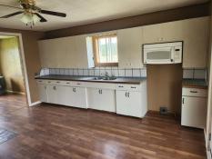 Picture of Quaint Main Floor 3 Bedroom Country Apartment