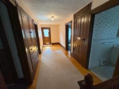Picture of Dutton 4 Bedroom Farmhouse with Scenic Country Views