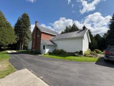 Country Home with Pool, Just South of Owen Sound