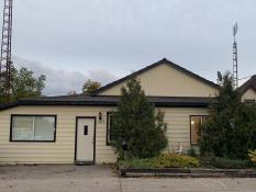 Hawksville - Quiet Village Home