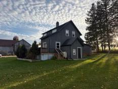 Picture of Markdale - Beautiful Updated Farmhouse for Rent