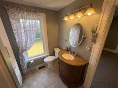 Picture of Beautifully Maintained Country Farmhouse near Dutton