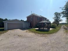 Picture of Beautifully Maintained Country Farmhouse near Dutton