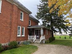 West Montrose - Two Bedroom Country Apartment