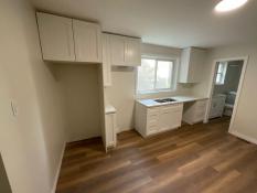 Stratford Centrally Located, Newly Renovated 2 Bedroom Apartment
