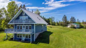Picture of Wheatley River, PEI - Charming 3-Storey, 3 Bedroom Home with Walkout Basement & Balcony