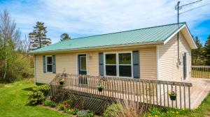 Wheatley River, PEI - Bright & Convenient 2 Bedroom, 1 Bath Home