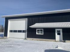 Scone 57 x 40 Shop with option of Bunkers