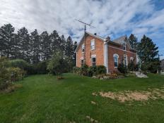 Picture of Charming 5-Bedroom Farmhouse