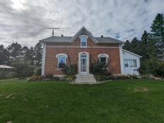 Charming 5-Bedroom Farmhouse