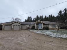 Executive Ranch Style Bungalow