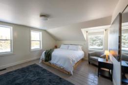 Picture of Serene Countryside Retreat – 2 Bedroom, 1 Bathroom Home