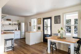 Picture of Serene Countryside Retreat – 2 Bedroom, 1 Bathroom Home