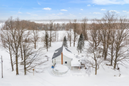 Picture of Holstein - Beautiful Renovated Stone Schoolhouse