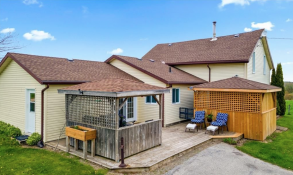 Picture of Updated Farmhouse in West Grey