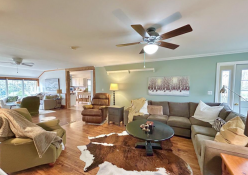 Picture of Amaranth - Charming Farmhouse Near Shelburne & Orangeville